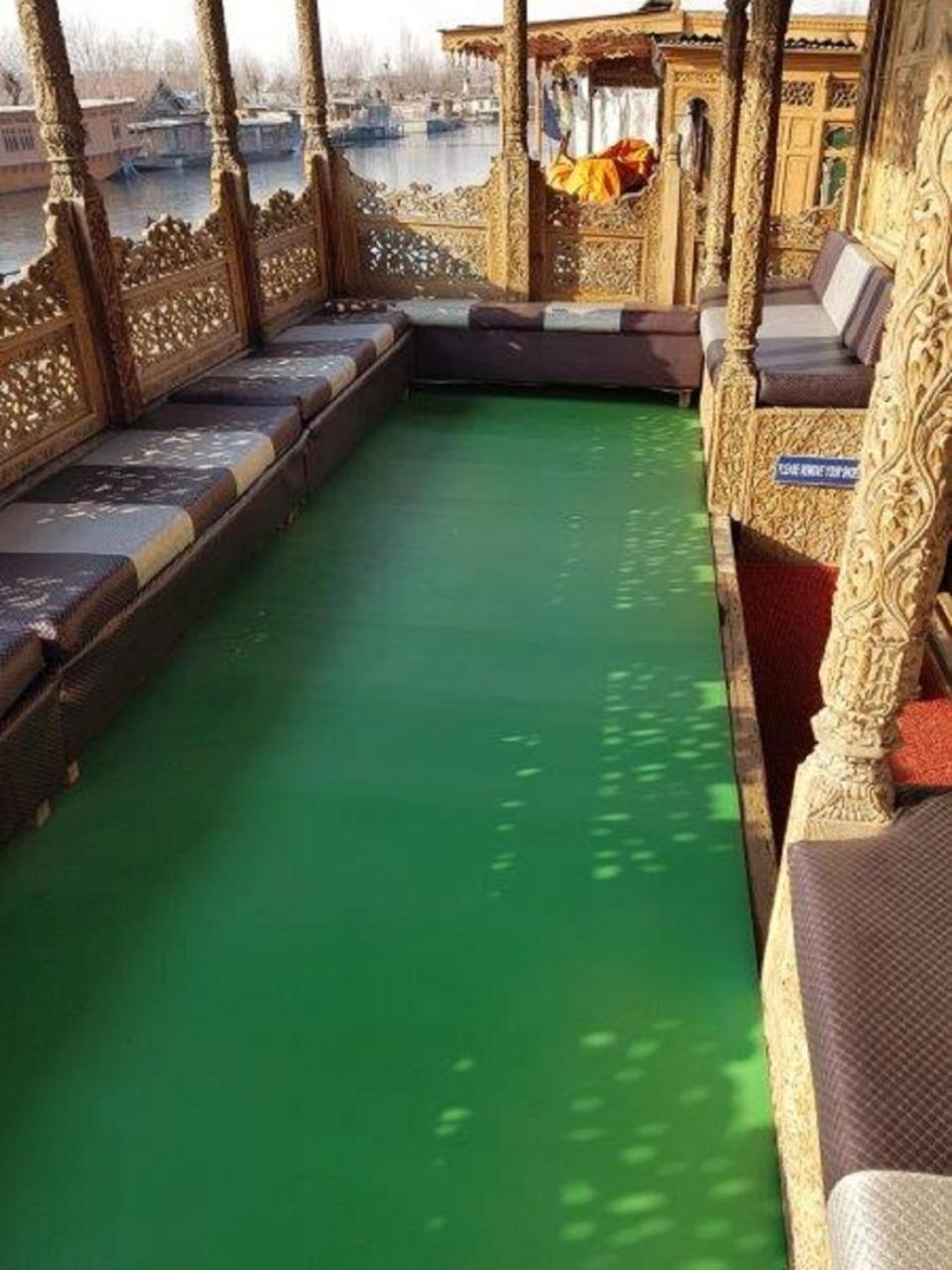 De Laila House Boat By Sterling Hotel Srīnagar Eksteriør billede