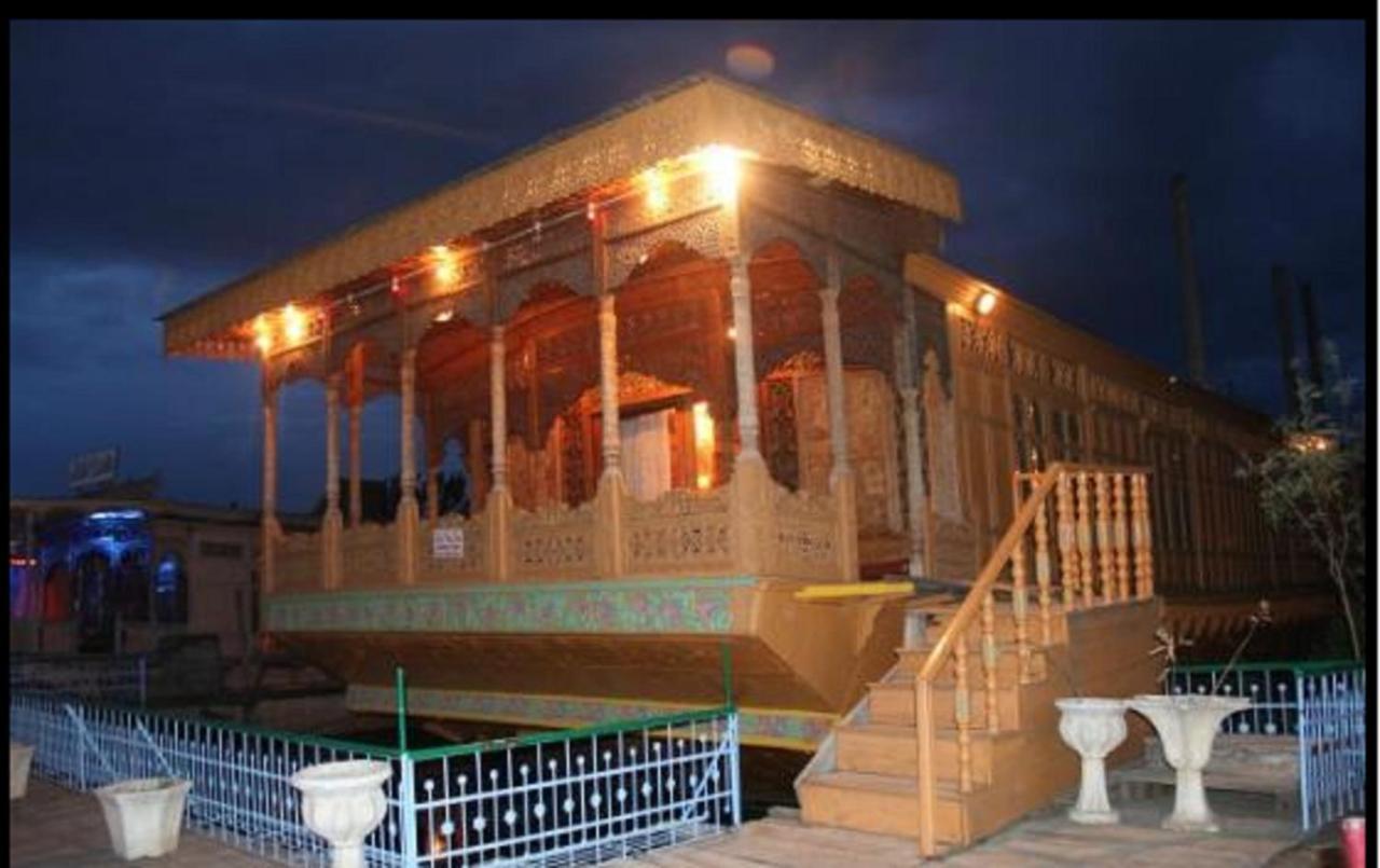 De Laila House Boat By Sterling Hotel Srīnagar Eksteriør billede